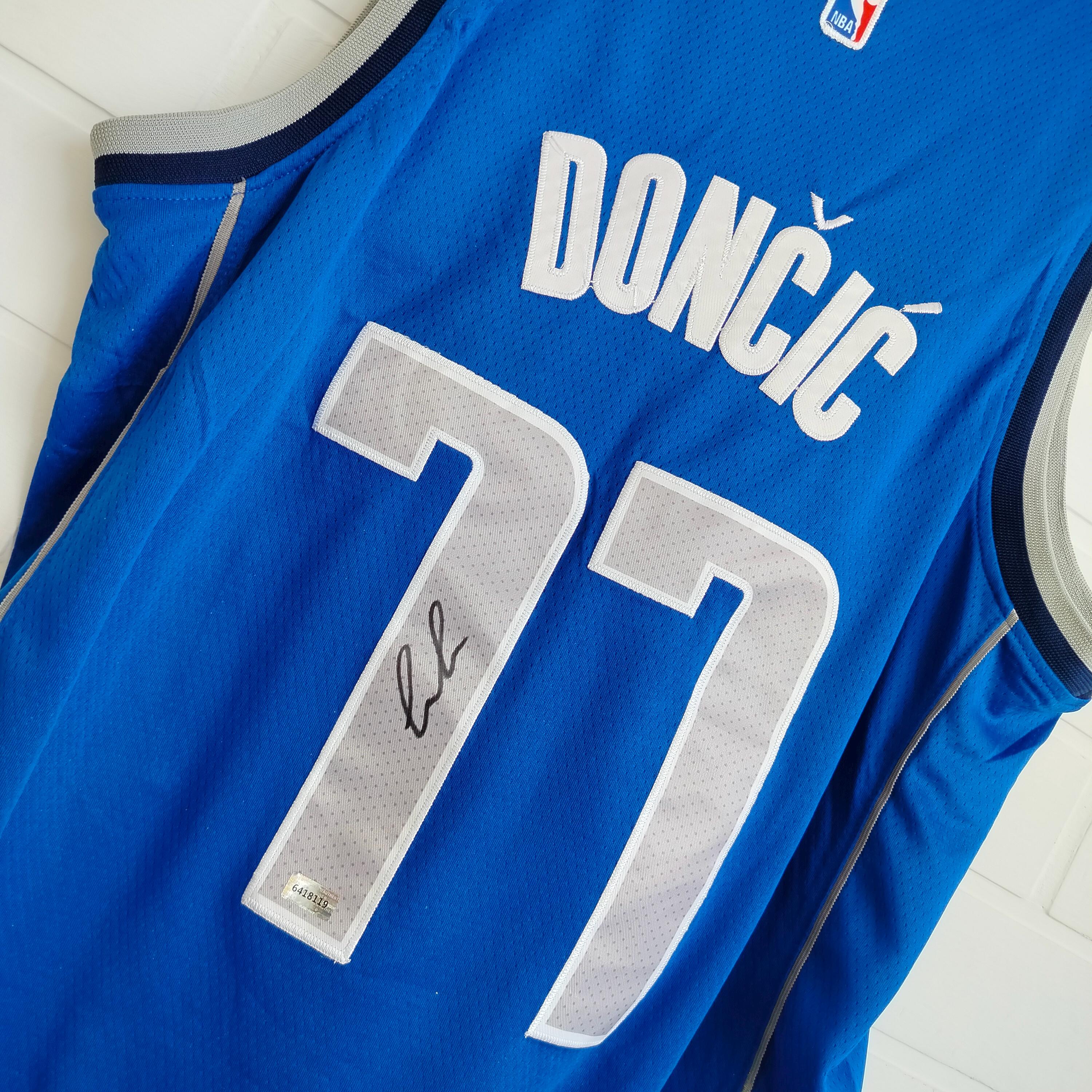 ルカ・ドンチッチ #77 直筆サイン入り ダラス・マーベリックス