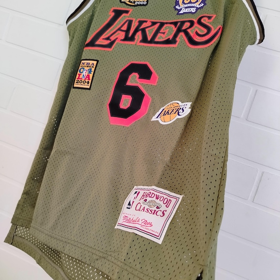 レブロン・ジェームズ ロサンゼルス・レイカーズ直筆サイン入り