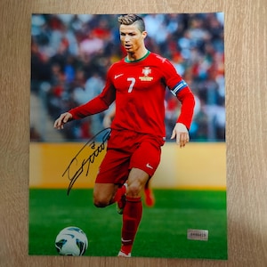 Fotografía autografiada de Cristiano Ronaldo de 8&quot; x 10&quot; en papel brillante con certificado de autenticidad