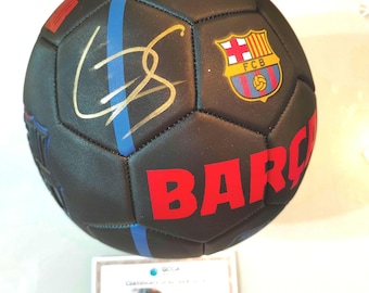 Lamine Yamal gesigneerde FC Barcelona voetbal officieel met COA