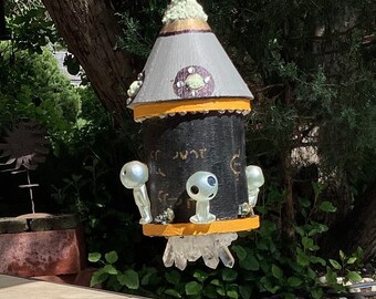 Birdhouse Alien Ship