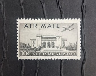 10 Vintage Postage Stamps ..   Pan Am airmail 10cent stamp .. UNused .. #c34