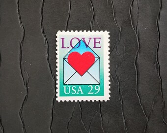 10 Vintage Postage Stamps .. LOVE Envelope Heart 29cent stamps .. UNUSED .. #2618