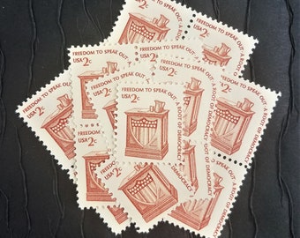 20 Vintage Postage Stamps .. Freedom to Speak 2cent stamps .. UNUSED .. #1582