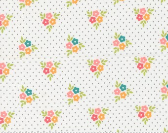 Moda | Strawberry Lemonade | 37672 11 | Cloud | Fat Quarters | Yardage