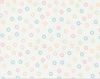 Moda | Strawberry Lemonade | Sherri & Chelsi | 37677 11 | Cloud | Fat Quarters | Yardage