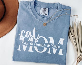 Comfort Colors Personalized Cat Mama Shirt With Cat Name, Custom Cat Mom Tee, Cute Cat Mommy Outfit, Cat Owner Clothing, Pet Lover Gift