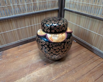 Vintage Tamamushi Lacquer Vase: Iridescent Urushi Art, Red Bamboo