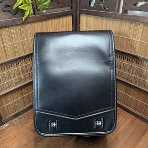 École primaire japonaise vintage, cartable en cuir pour les 6 à 13 ans Sac à dos Randoseru | Couleur noire État d'usage Utilisable fabriqué au Japon