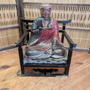 極めて希少な明治時代の日本の木製僧侶像 1800年代 手彫り