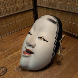 Rare 1970s Japanese Ko-Omote Noh Mask – Handmade Ceramic Festival Art – Hakata Doll Sticker – Wabi Sabi Decor – From Gov Auction Japan R9