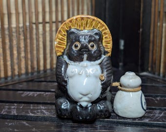 信楽焼 狸 タヌキ 置物 高さ約25cm 縁起物 幸運 タヌキ - Etsy 日本
