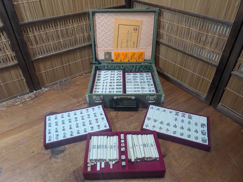 Authentic 1970s Japanese Mahjong Set | Resin Tiles With Wood Case