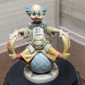 Authentic Fontanini Depose Clown Figurine D4281 | Vintage Hand Painted Italy Made Collectible | Hard Plastic Circus Figurine P17