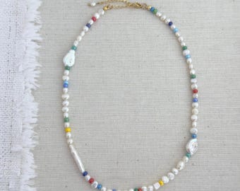 Kleurrijke parelketting, zoetwaterparelkralenketting, regenboogkralenketting, barokke parelketting, bohoketting, ketting leggen