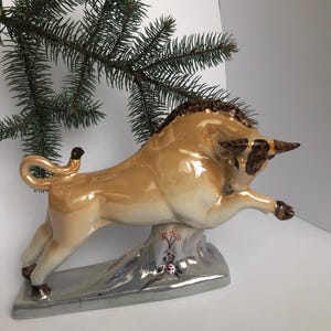 Vintage large porcelain Bull figurine
