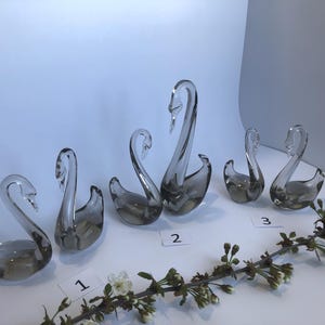 Vintage glass swan figurines pair - Retro home decor - Vintage solid glass Swan