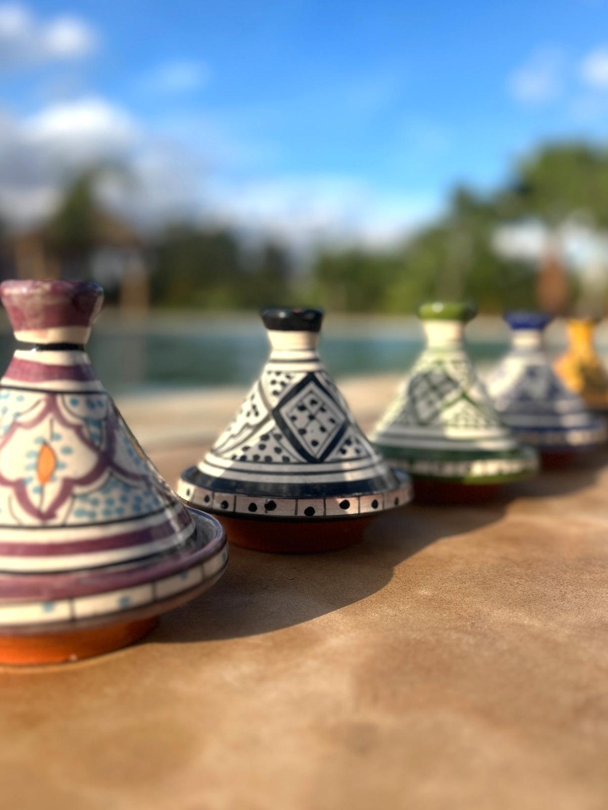 Lot De 9 Petits Tajines Artisanaux - Multicouleurs, Bon état (voir Photos)