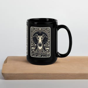 Carte de tarot lévrier Tasse noire brillante pour amoureux des lévriers Tasse cadeau chien céleste