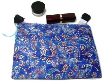 Padded Zipper Cosmetic Pouch in Peacock Flurry Print