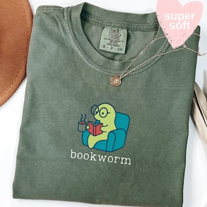 Comfort Colors® Bookworm Tee, Cute Shirt for Readers, Book Lover Gift, Bookish Shirt, Aesthetic Bookworm T-Shirt,Reading Shirt,Book Club Tee