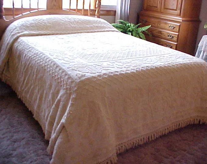 Vintage Candlewick Bedspread Yellow or Ivory in Rose Pattern Etsy