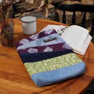 Büchertasche, Jeans Upcycling Bookbag, gefütterte Schutzhülle für Tablets und E-Book-Reader
