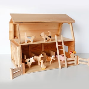 Celeiro de brinquedo de madeira feito à mão com animais da fazenda: Conjunto Montessori