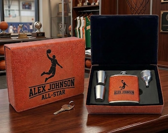 Set de regalo personalizado de petaca de baloncesto / Piel sintética grabada con láser, artículos deportivos personalizados para él y para ella.