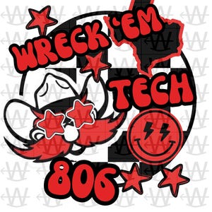 Pode incluir: Um design circular vermelho, branco e preto com um desenho animado de um caubói usando óculos de sol e um chapéu de caubói. O design também inclui o texto "Wreck 'em Tech 806" e um contorno preto do estado do Texas.