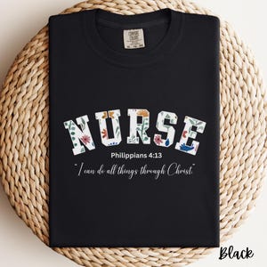 Camiseta Floral Nurse Comfort Colors: Camiseta Strong Proud Nurse Life