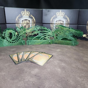 BRIAR GRAW - Magic the Gathering Deck Box - Organiseur de cartes design dragon - Rangement en acrylique pour les collectionneurs et les joueurs de MTG - Idée cadeau parfaite