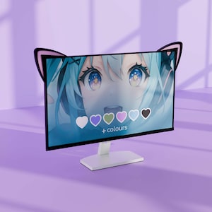 Puede incluir: Un monitor de ordenador con orejas de gato rosas en la parte superior. La pantalla muestra un personaje de anime con cabello azul y una paleta de corazones coloridos con el texto " + colores".