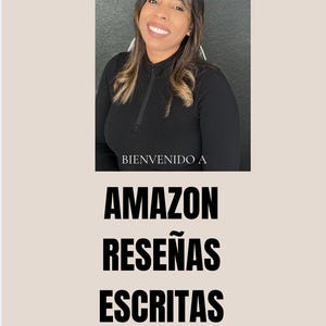 May include: A woman in a black top smiles in front of a textured gray background. The image includes the text "BIENVENIDO A AMAZON RESEÑAS ESCRITAS" and the name "DAYRA OREILLY" in a sans-serif font.