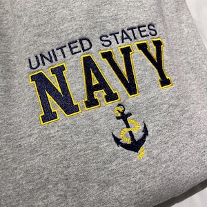 Embroidered US Navy Sweatshirt with Anchor – Military Pride Pullover – Navy Veteran Gift – Patriotic Crewneck – Unisex Armed Forces Sweater