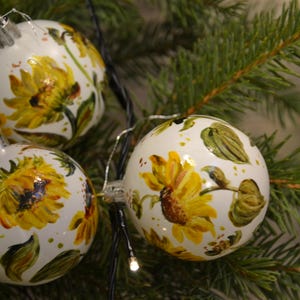 Arte de girasol, adornos para árbol de Navidad pintados a mano, idea de regalo, amantes de la naturaleza, pedido personalizado, tema de girasol, regalo de recuerdo, regalo cálido.