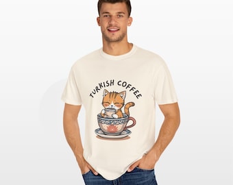 Chemise chat café turc • T-shirt Comfort Colors® 1717 • Joli cadeau pour gourmets • Haut confortable pour amoureux des chats • T-shirt unisexe teint en pièce