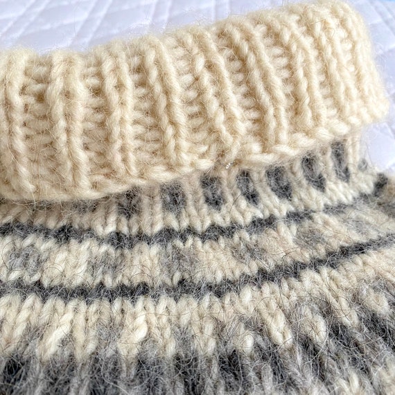 Vintage Hand Knit Wool Fair Isle Sweater Turtle N… - image 6