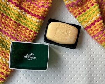 Sabonete em barra de viagem vintage HERMES Paris Eau D'Orange Vert em estojo de plástico - Sem uso