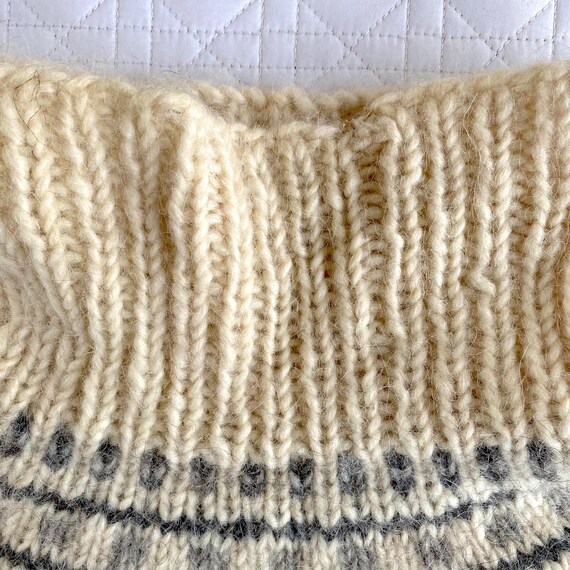 Vintage Hand Knit Wool Fair Isle Sweater Turtle N… - image 7