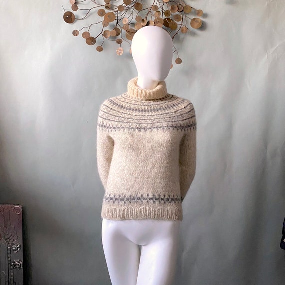 Vintage Hand Knit Wool Fair Isle Sweater Turtle N… - image 3