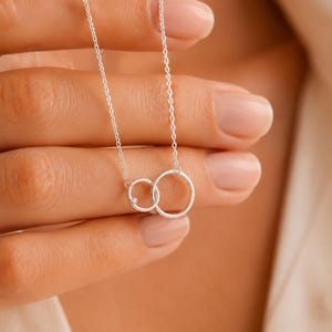 Interlocking Circles Necklace, Sterling Silver Jewellery Gift for Her, Birthday Gift for Daughter, Womens Necklace Gift w/ Gift Box and Card