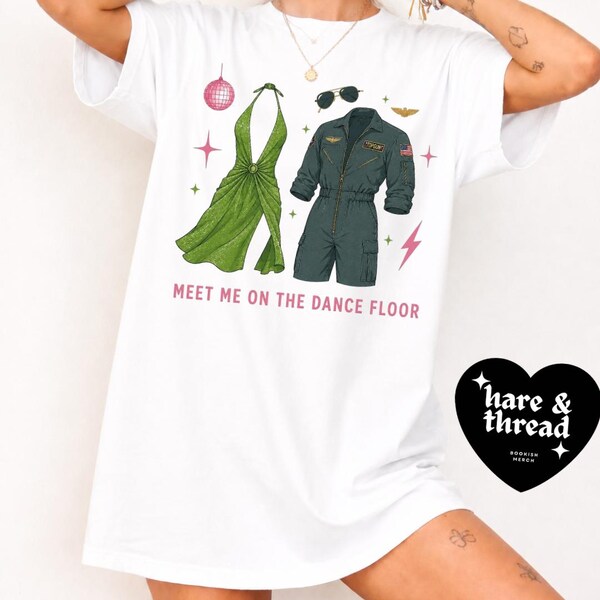 I love hockey players | Sports Romance Bookish Tee | Graphic T-Shirt | Fictional Boyfriend Top | Gift for Reader