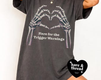 Boekenachtig T-shirt met skelethanden: cadeau voor romanlezer