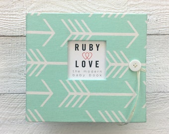 BABY BOOK | Mint Arrows Silhouette Album