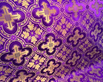 Liturgische stof paars brokaat, materiaal kerkgewaden