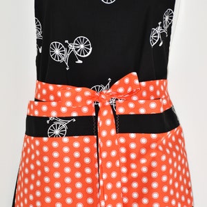 Women*Adult*Apron*pockets*Handmade*double*sided*Kitchen*Cooking*Garden*Crafts*Paint*Baked*Made in Canada*ready*to*ship*Black*orange*dot*