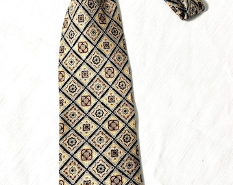 Vintage Bialucci geometric diamond in gold black bronce Formal Accessory