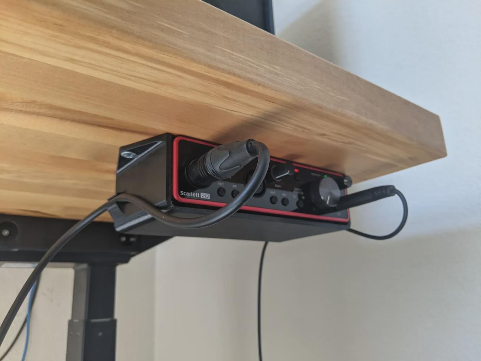 Focusrite Rack Mount Interface Focusrite Scarlett 2i2 Under Desk Mount Space-saving Audio Interface ...