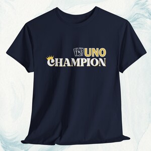Uno Champion - Unisex aus schwerer Baumwolle T-Shirt | T-Shirt für Uno-Liebhaber | Uno Spieler Geschenk | Top für Uno-Liebhaber | Spielabend Shirt | UNO Winner